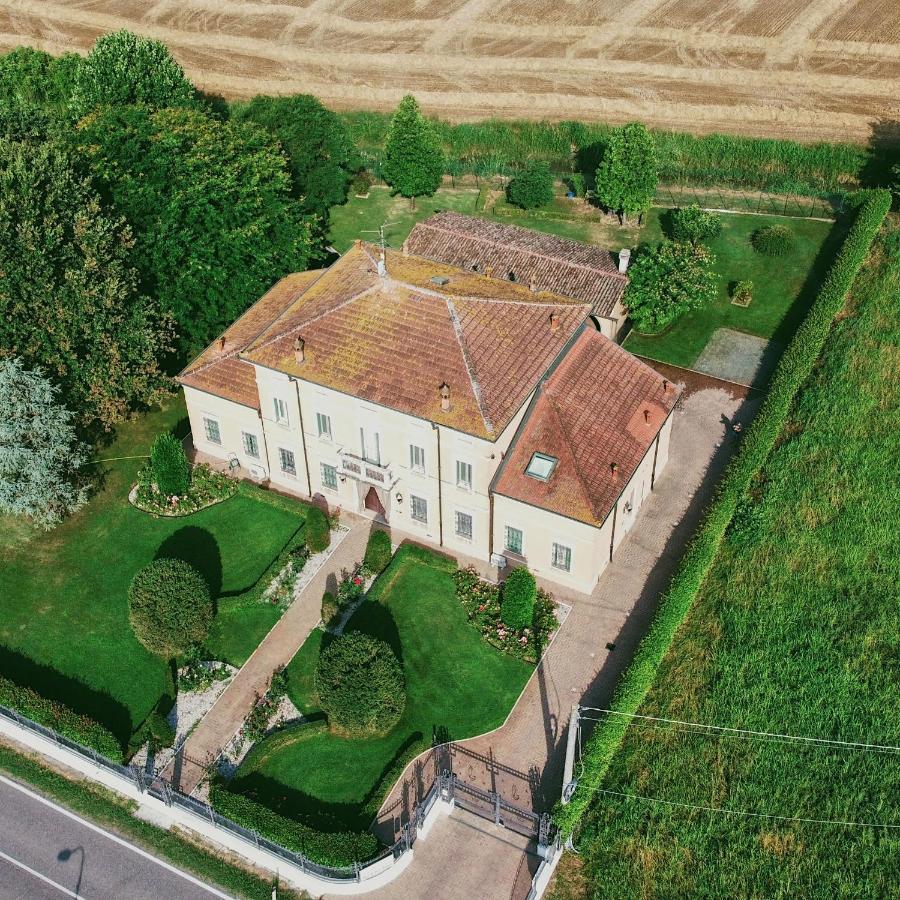 סוזארה B&B Residence Il Ciliegio , Via Villa Superiore 93 Luzzara מראה חיצוני תמונה